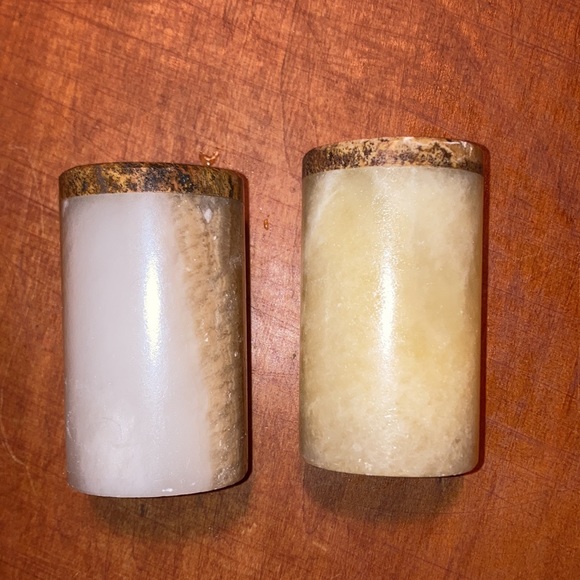 Rare Salt & Pepper Shaker Set | Marble, Quartz, Stone | Roman Style - Picture 3 of 8